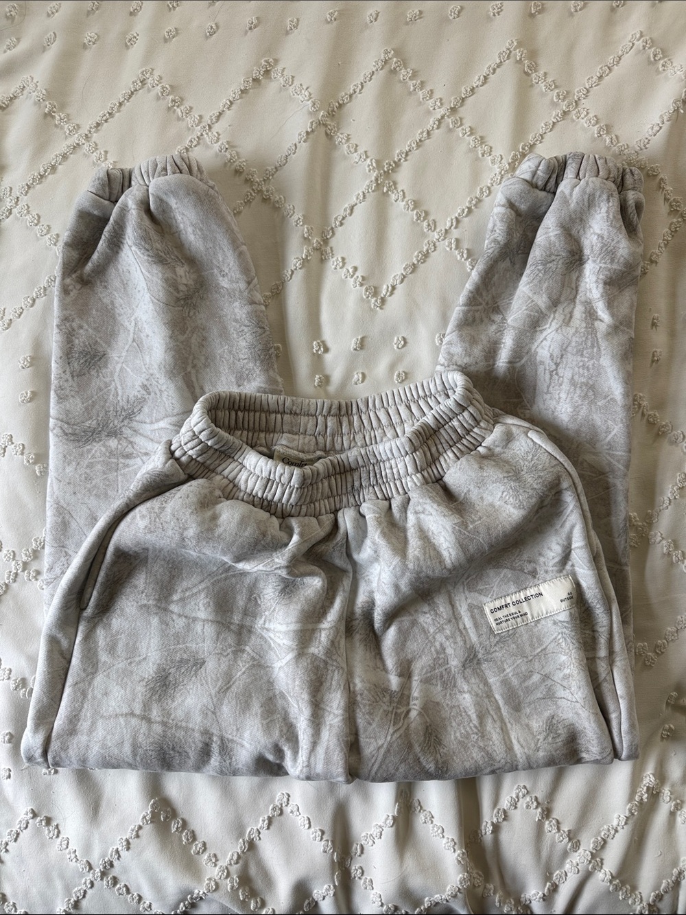 Comfrt Medium Go Outside Collection Sweatpants Camo Gray Size Medium